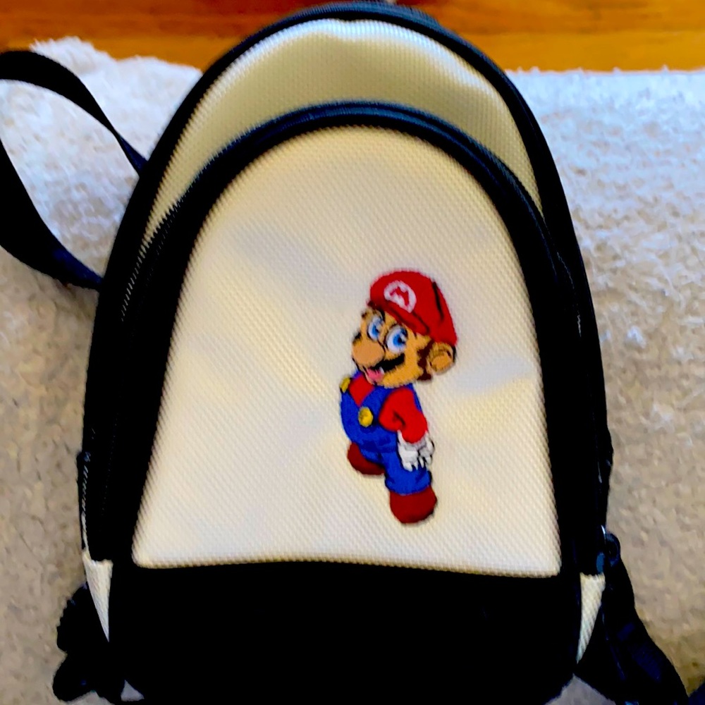 Súper Mario backpack.